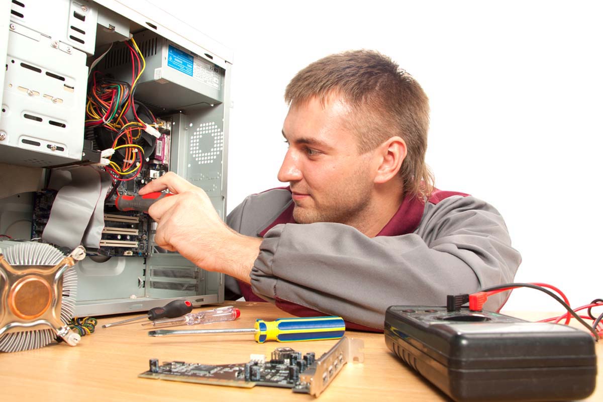 Мастер по ремонту компьютеров в Визовском районе