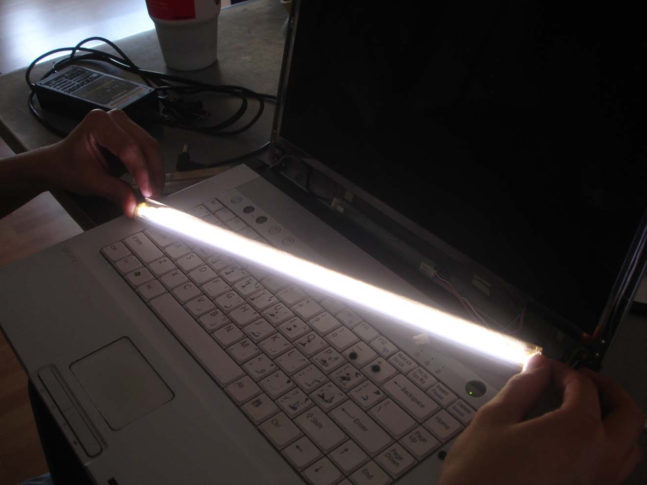 Замена и ремонт подсветки экрана ноутбука в Екатеринбурге